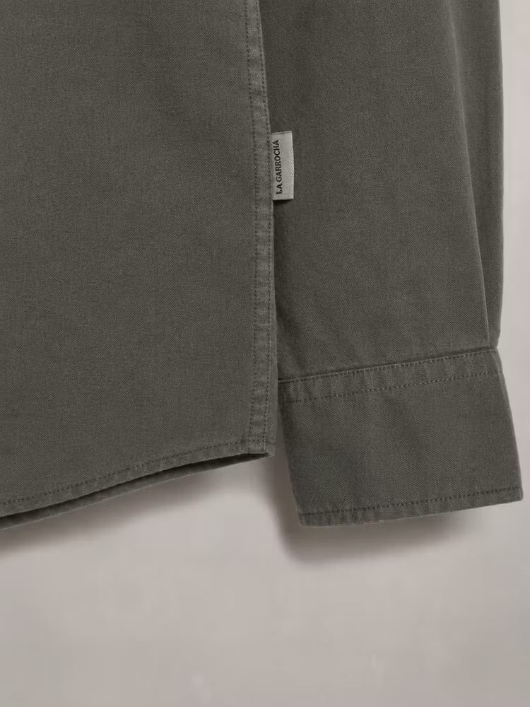 CAMISA GARMENT DYED OLIVA